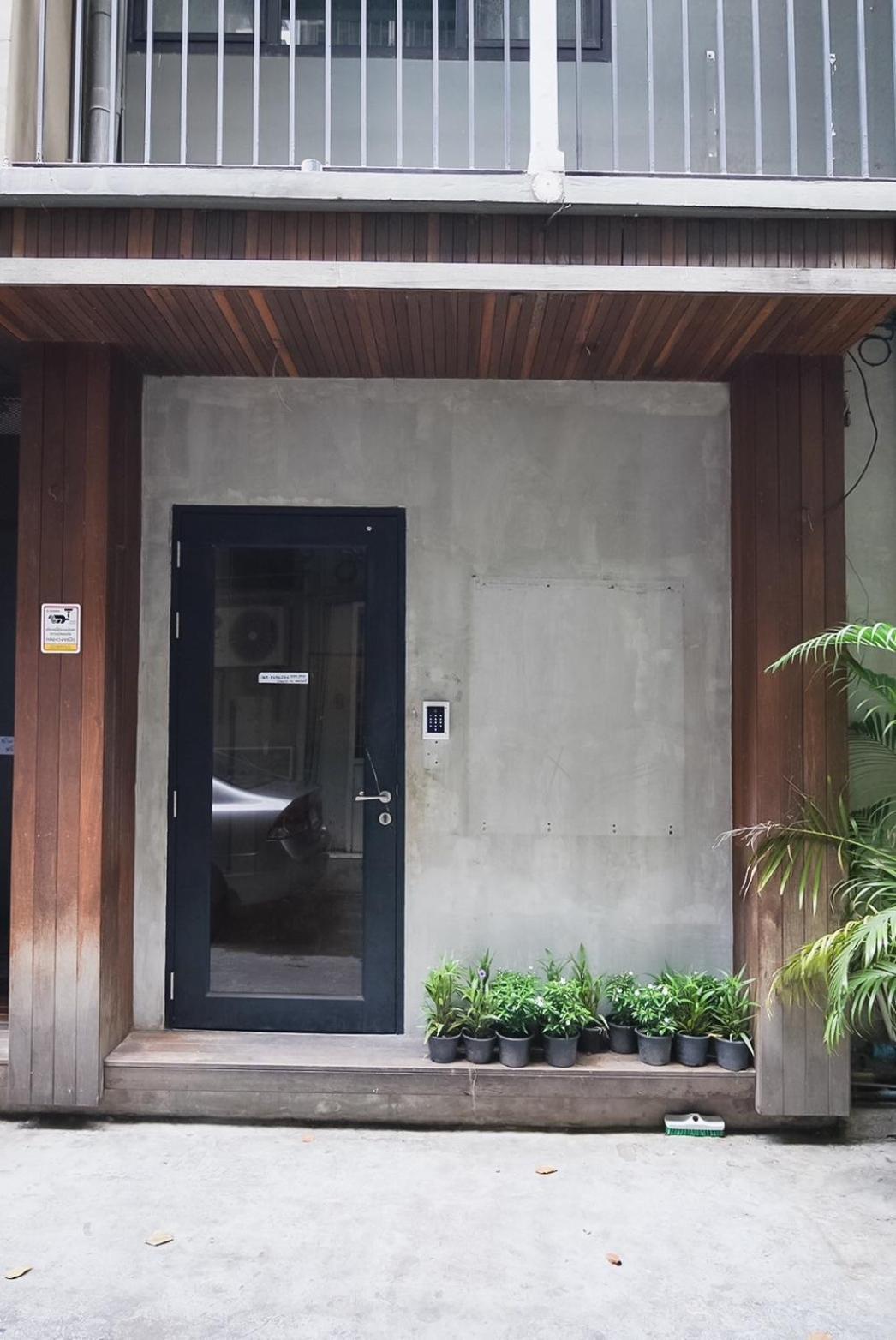 Z โกอินน์ สีลม - สถานีรถไฟฟ้าเซนต์หลุยส์ Go Inn Silom バンコク都 エクステリア 写真